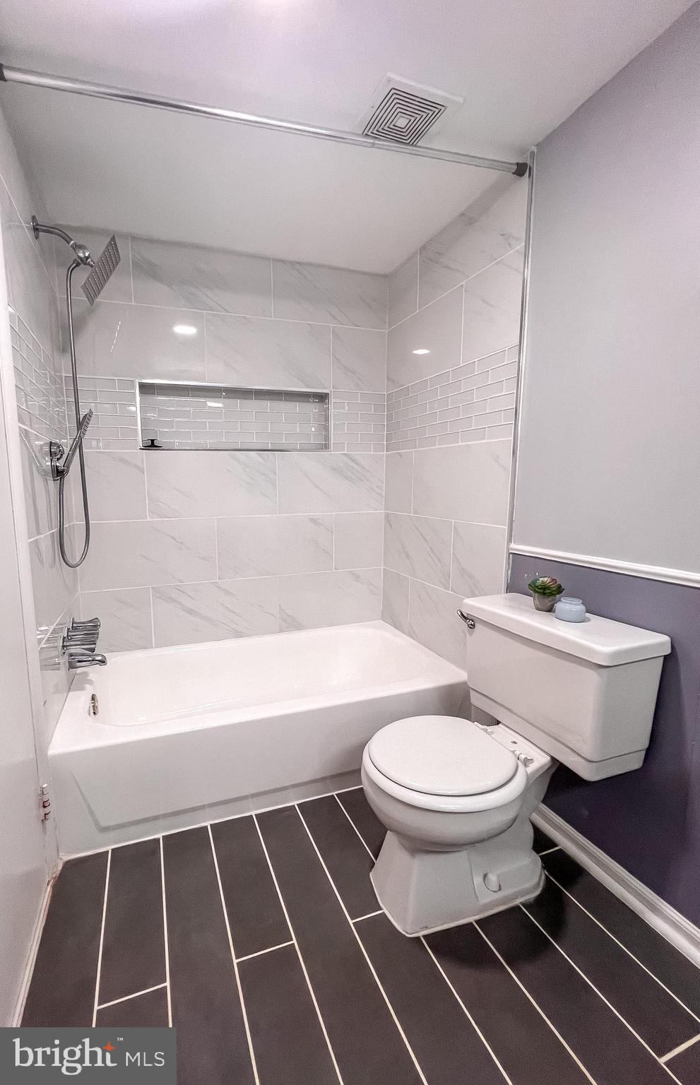 SAXONY SQUARE - Residential