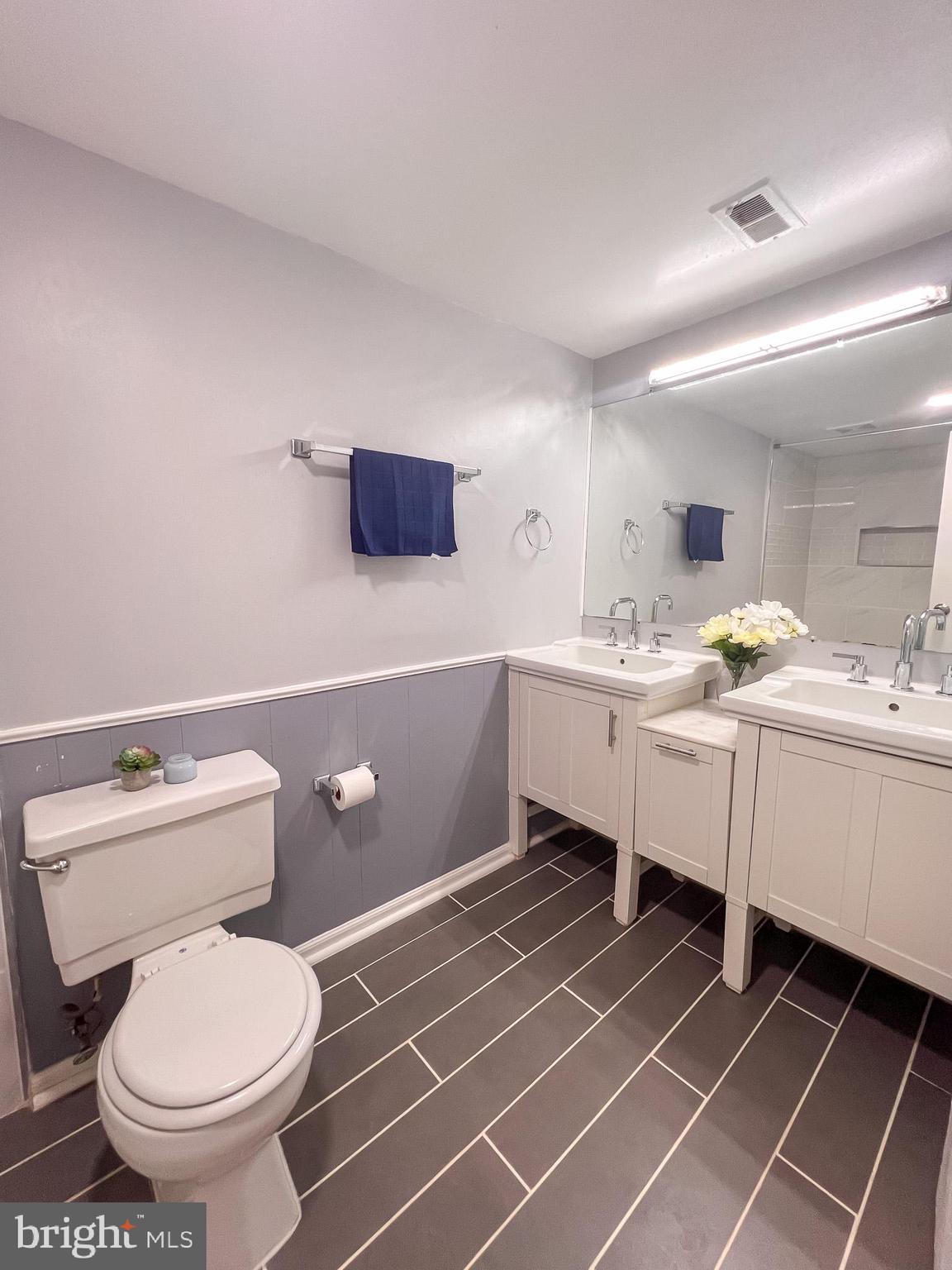 SAXONY SQUARE - Residential