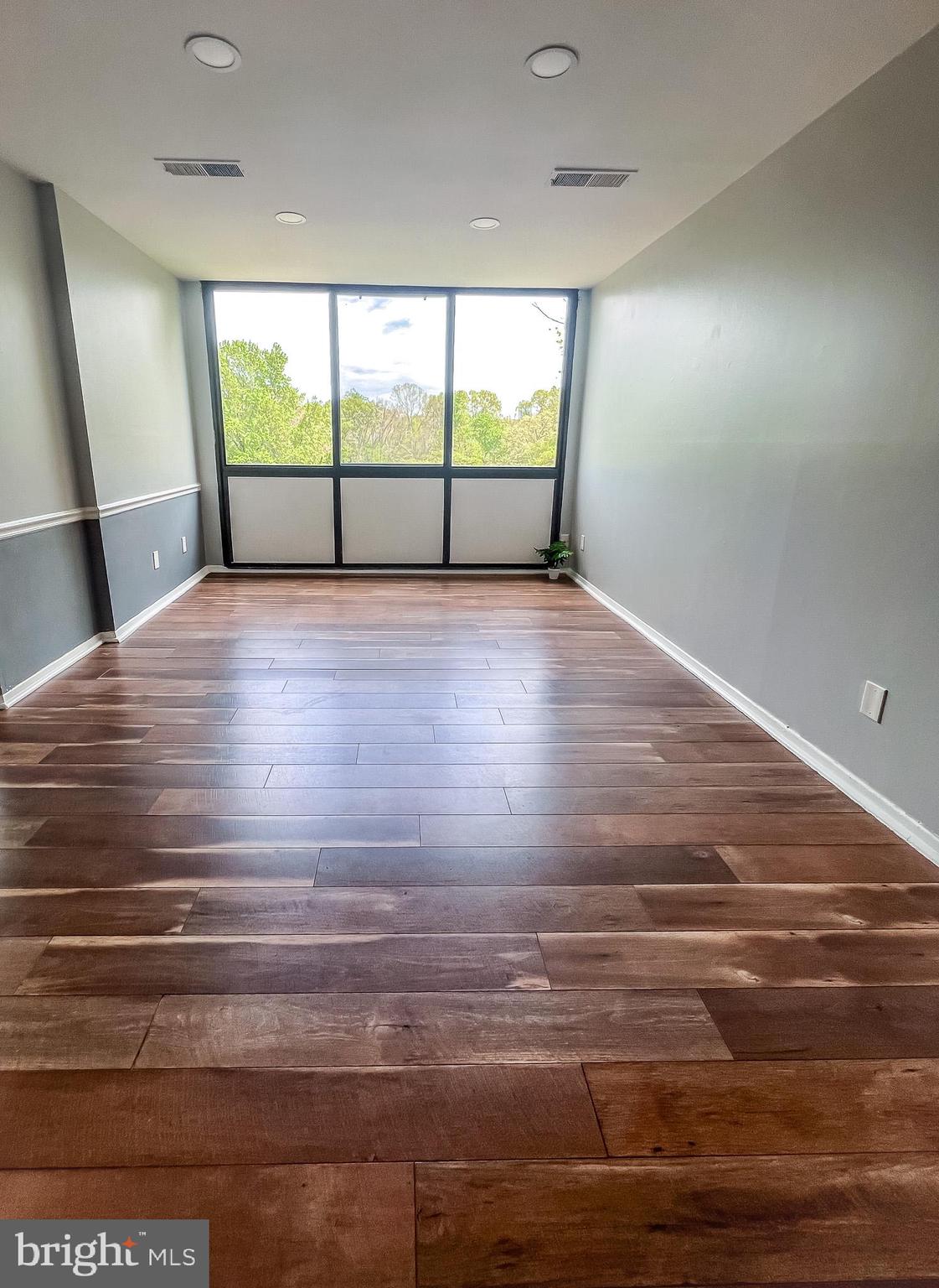 SAXONY SQUARE - Residential