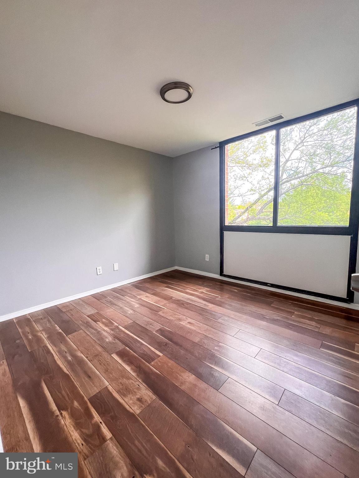 SAXONY SQUARE - Residential