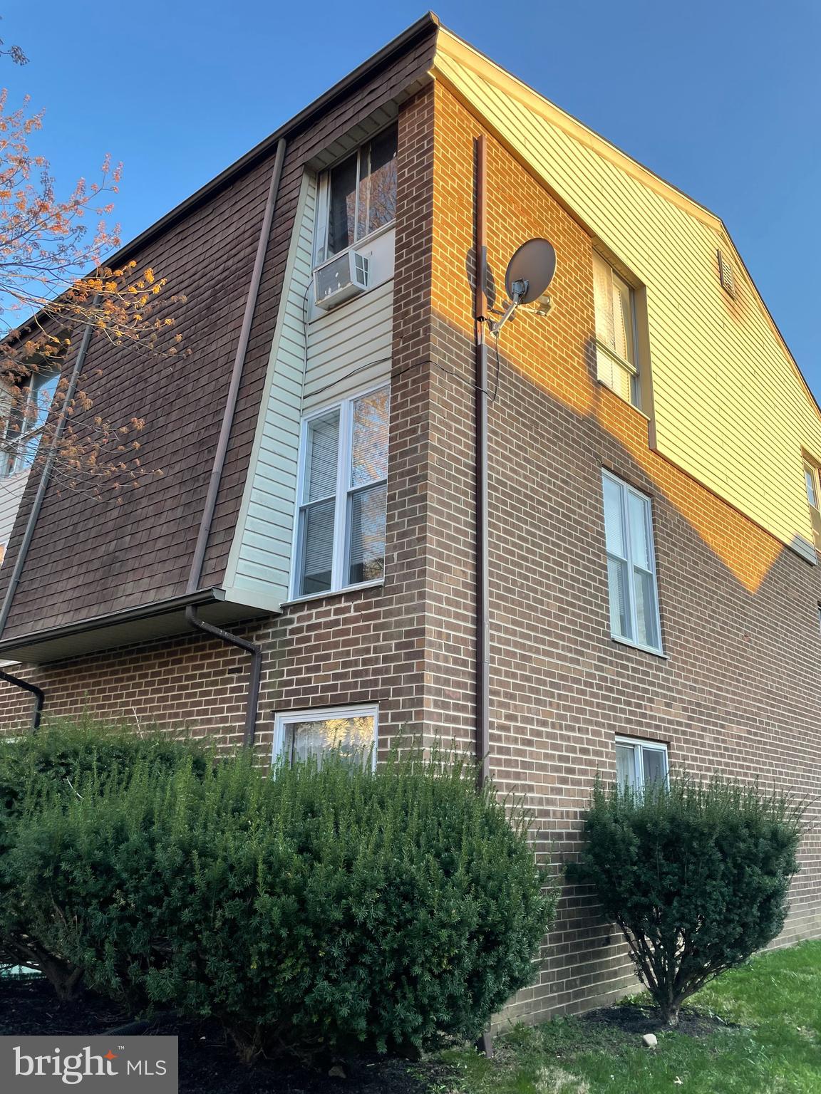 RHAWNHURST - Residential Lease