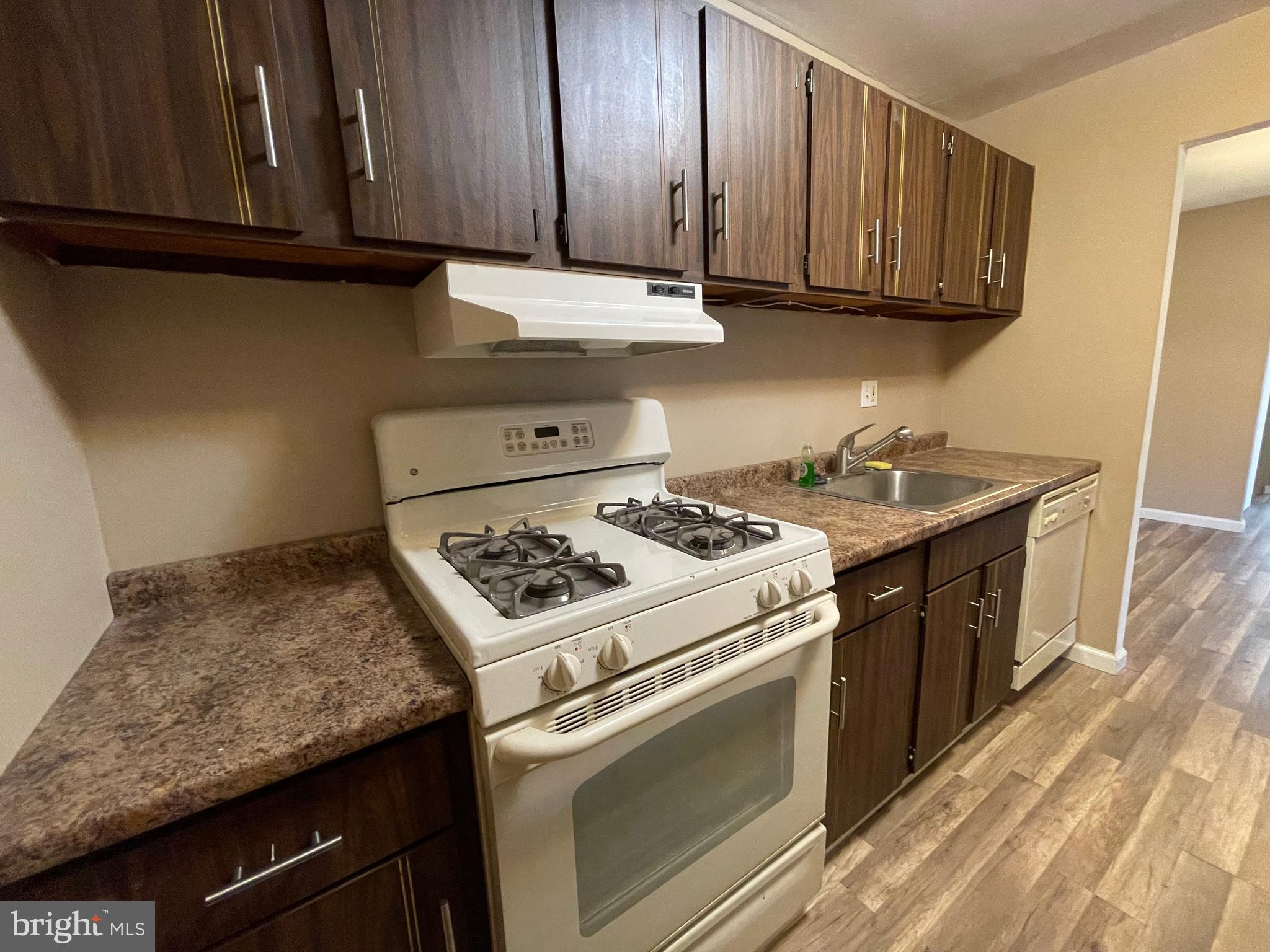 RHAWNHURST - Residential Lease