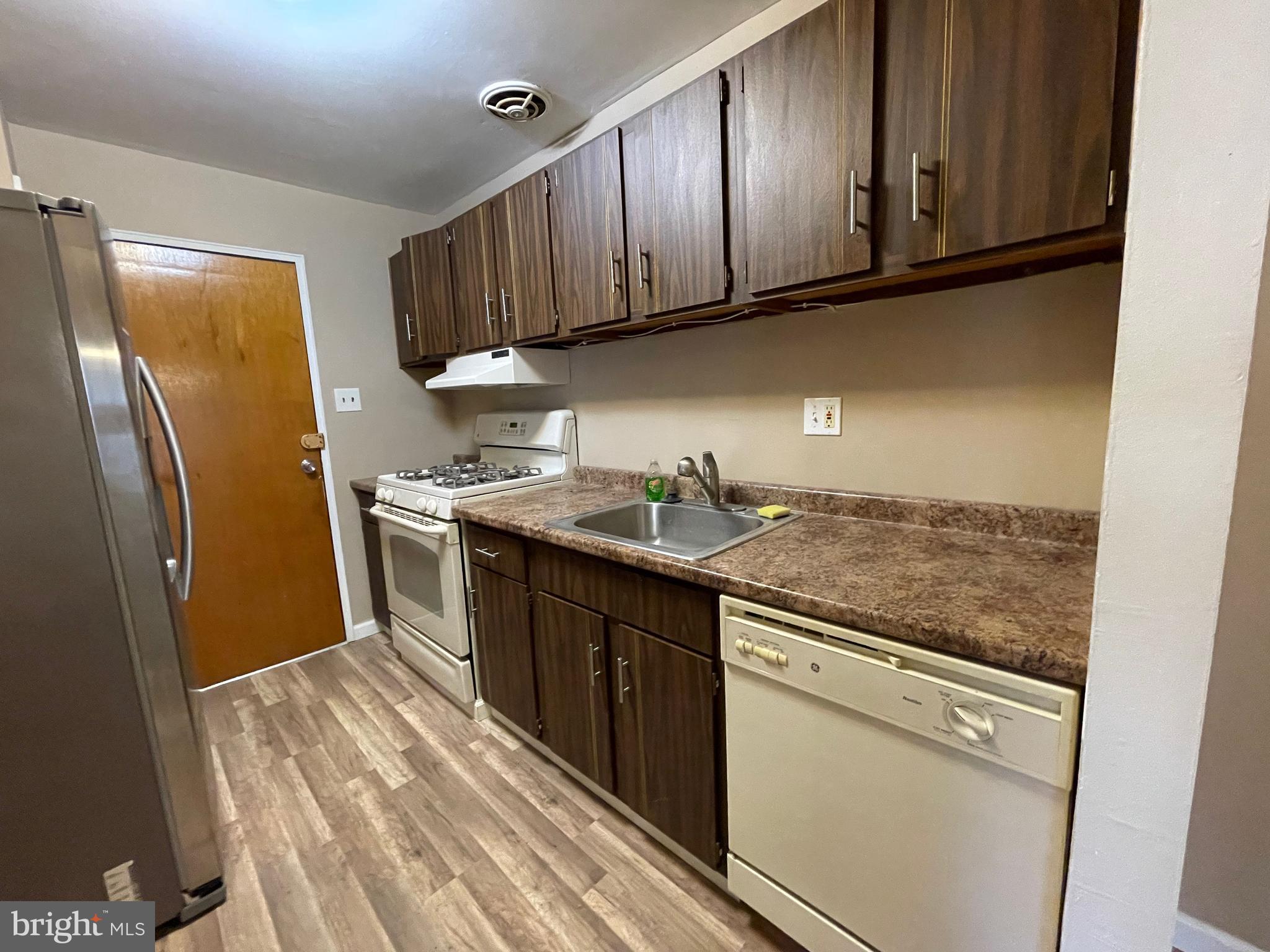 RHAWNHURST - Residential Lease