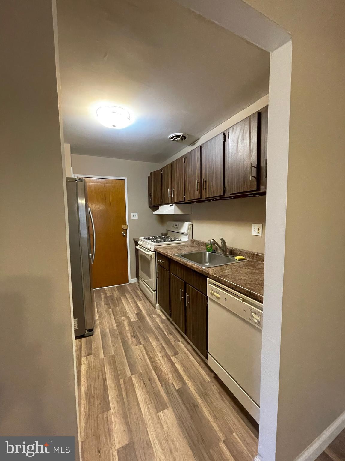 RHAWNHURST - Residential Lease