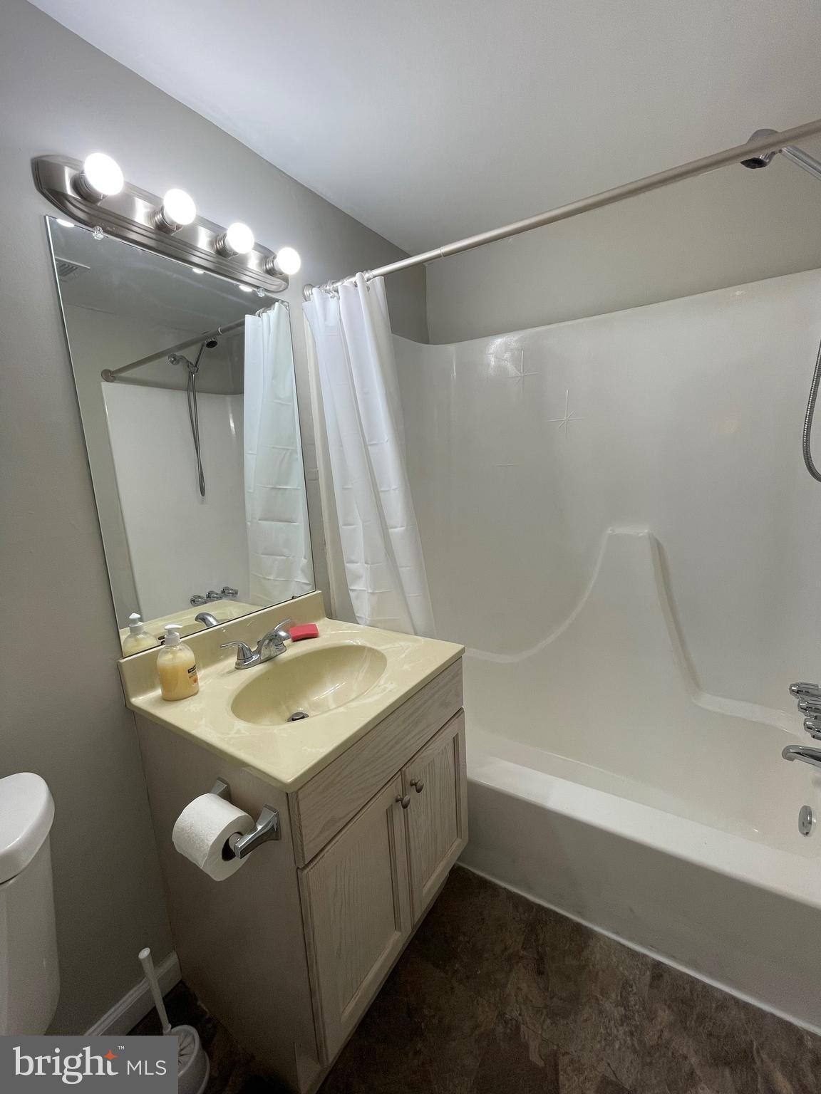 RHAWNHURST - Residential Lease