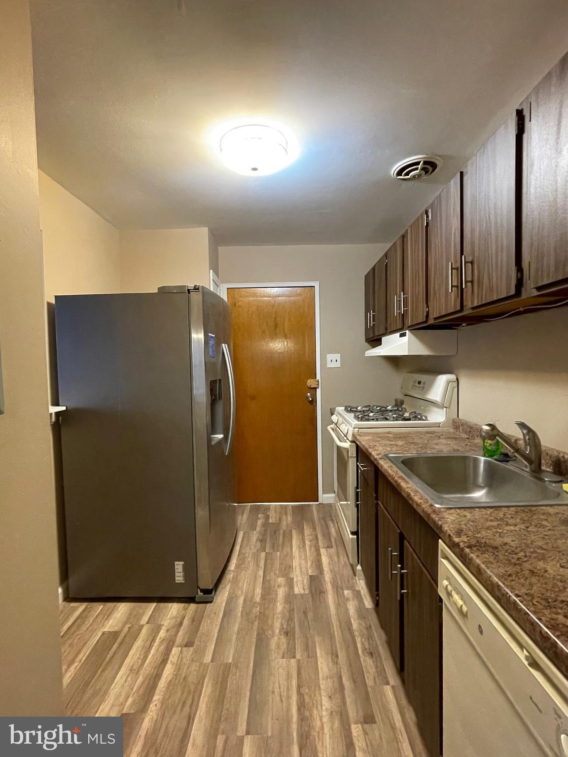 RHAWNHURST - Residential Lease