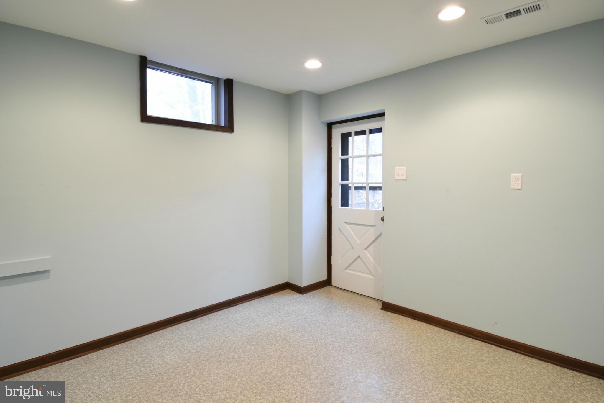 PRESTIGE MANOR - Residential