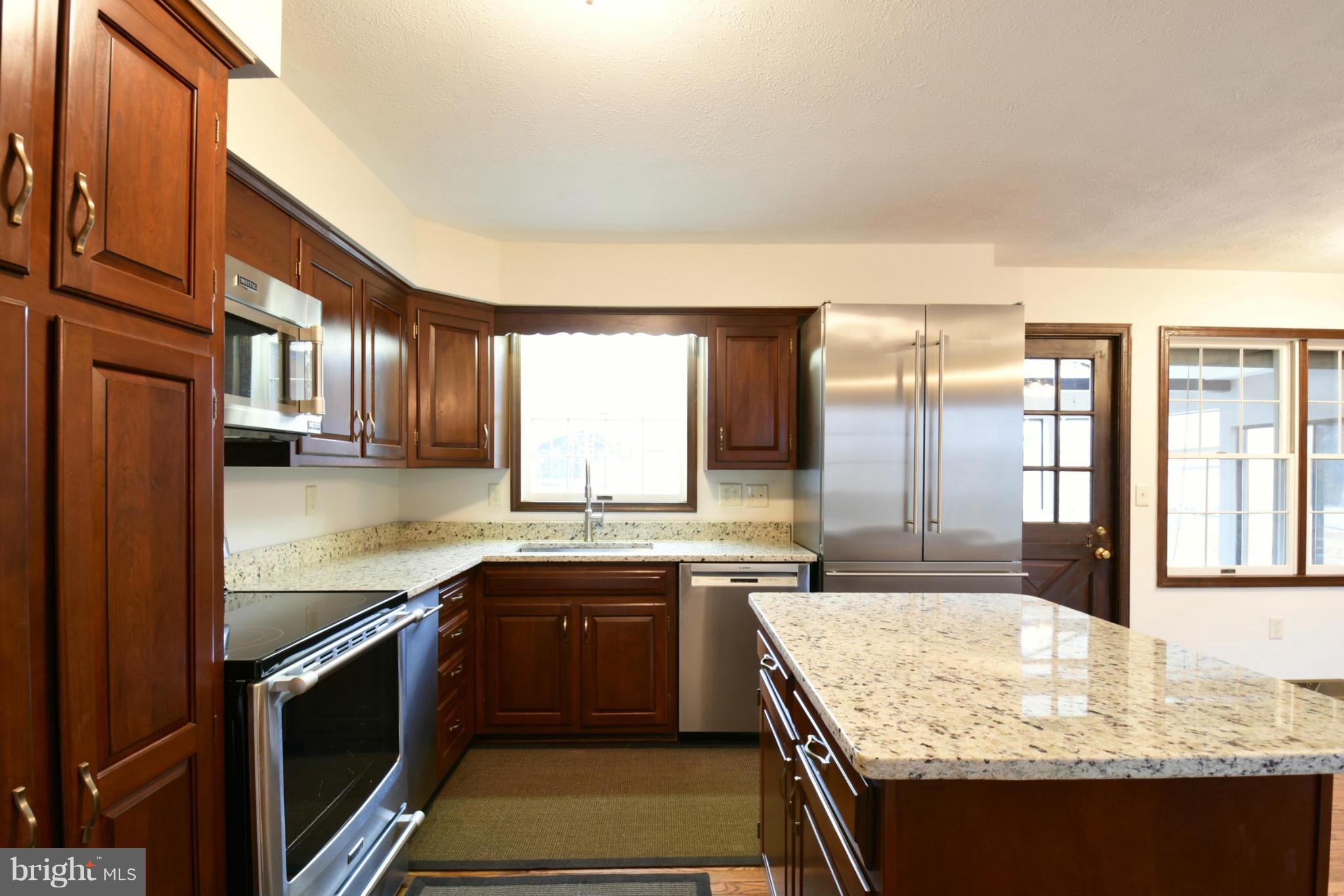 PRESTIGE MANOR - Residential