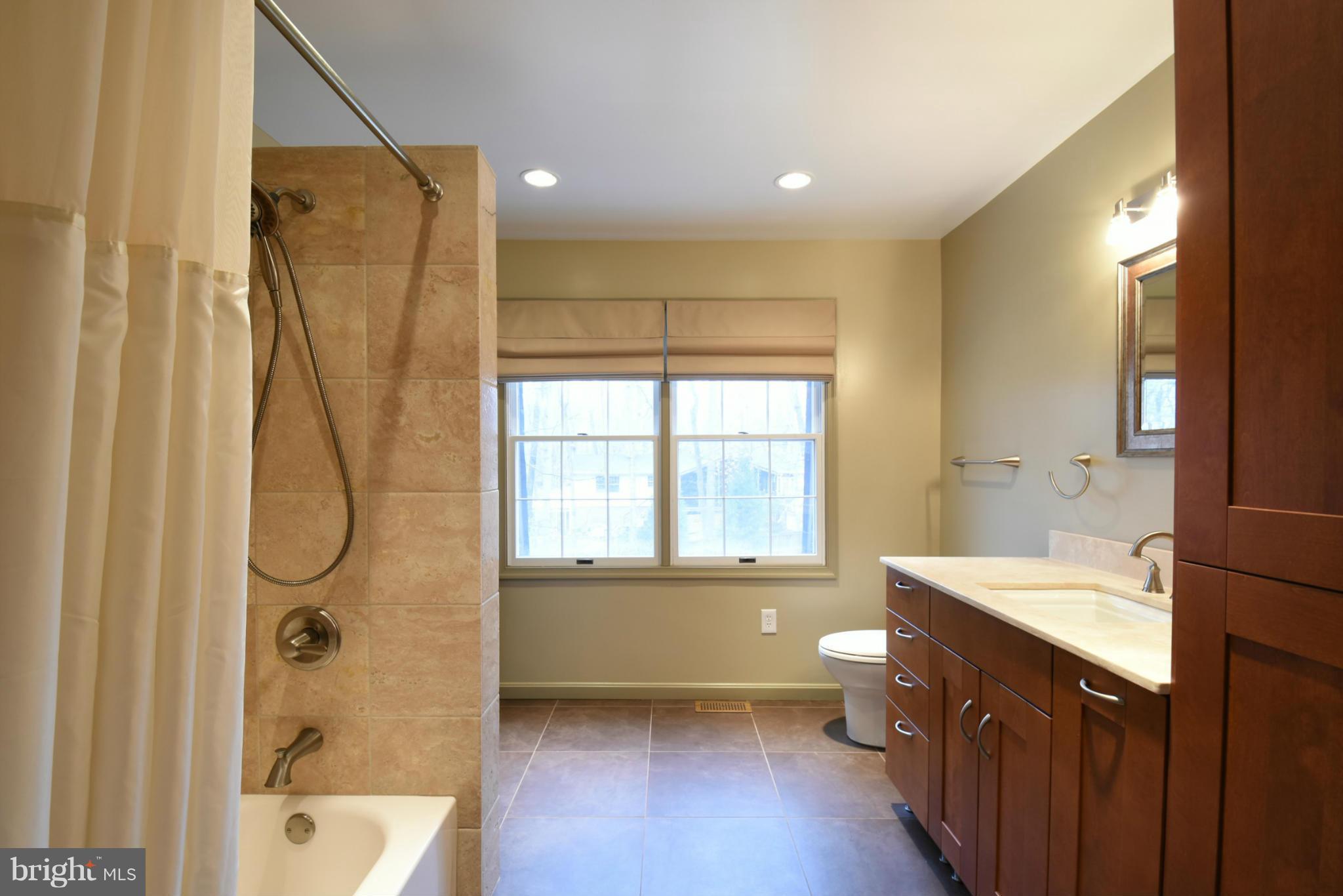 PRESTIGE MANOR - Residential