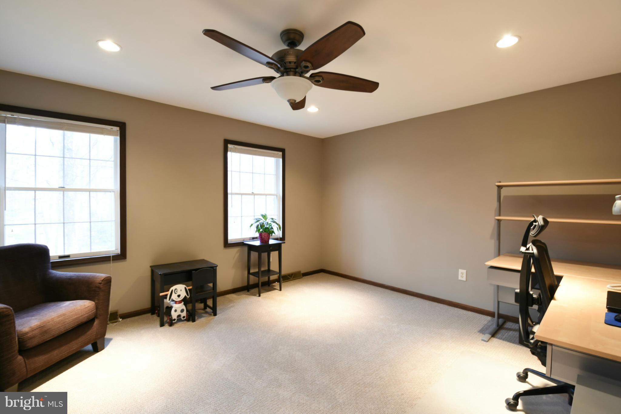 PRESTIGE MANOR - Residential