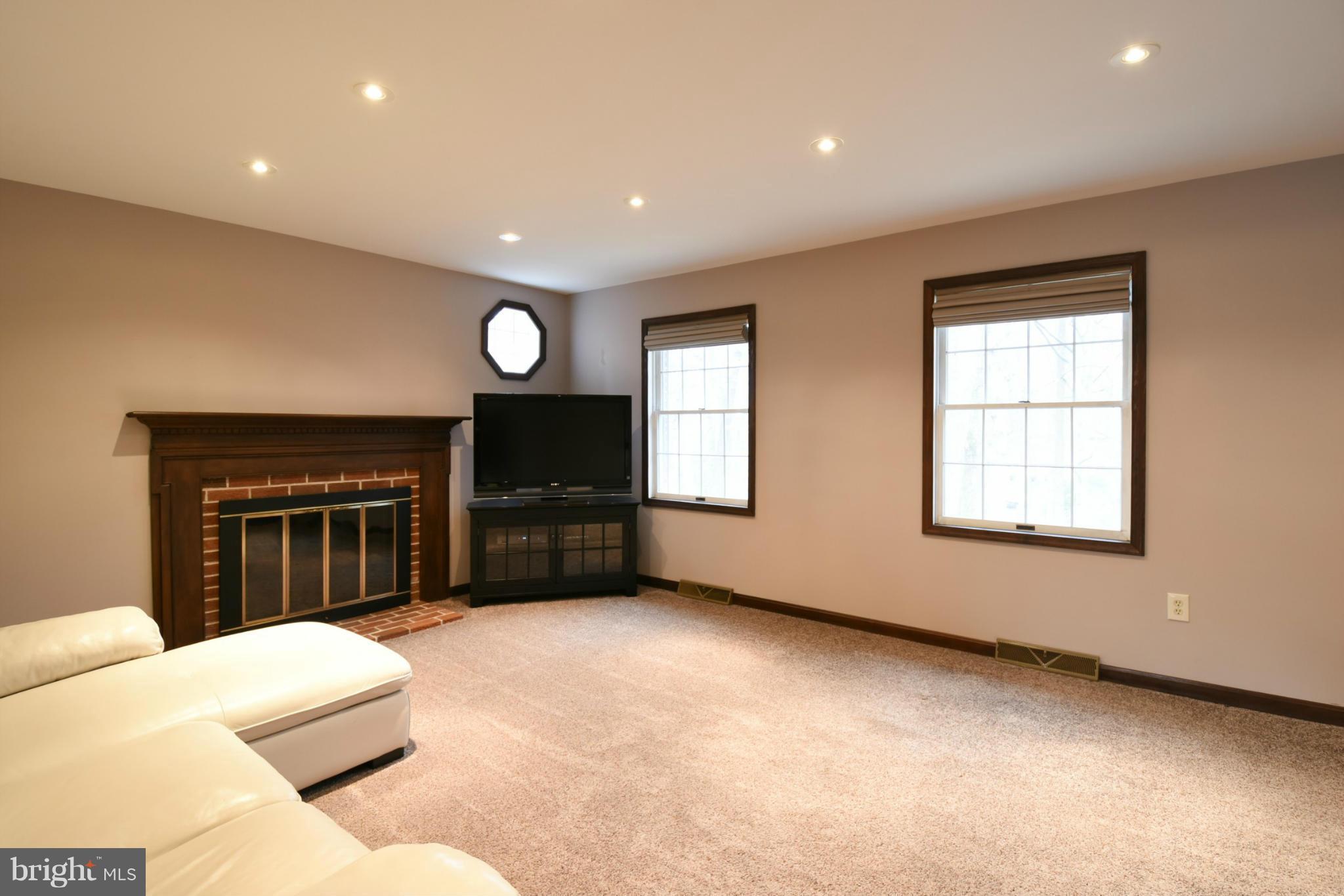 PRESTIGE MANOR - Residential