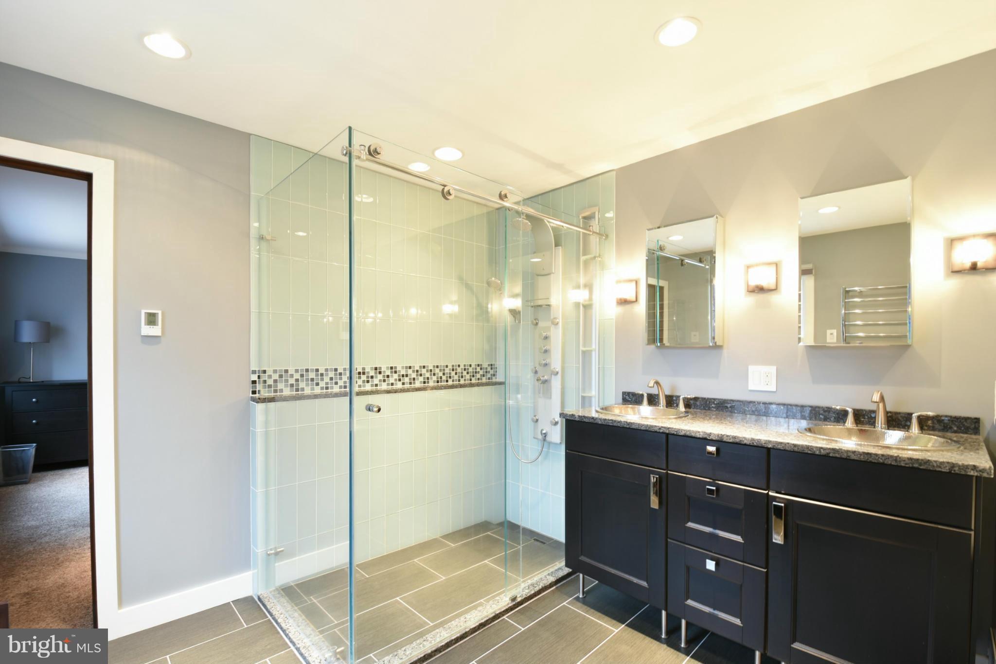 PRESTIGE MANOR - Residential