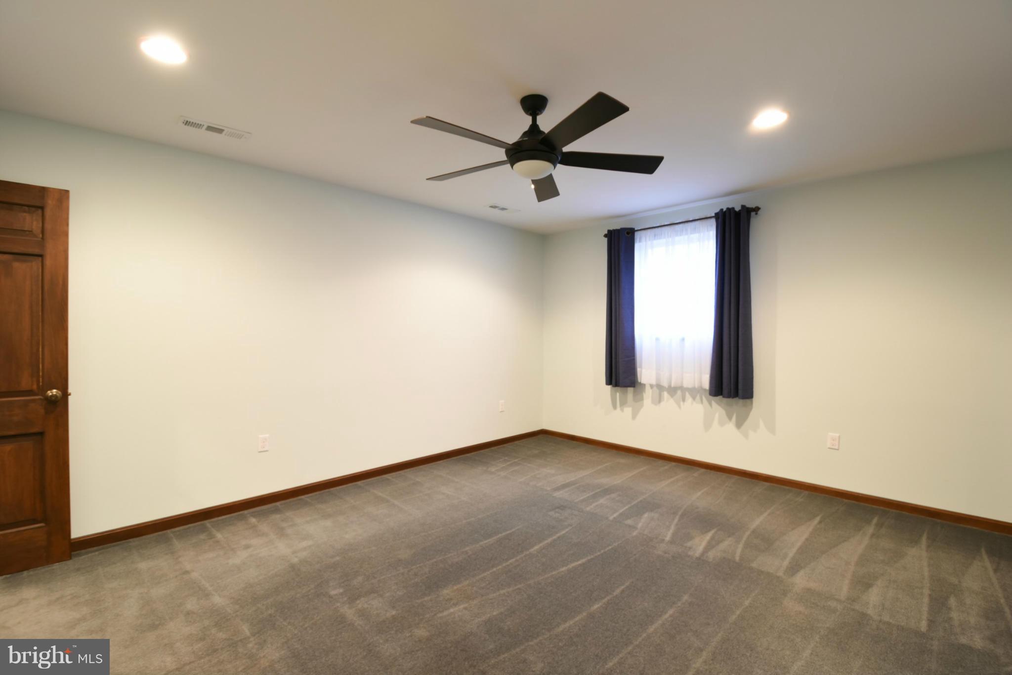 PRESTIGE MANOR - Residential