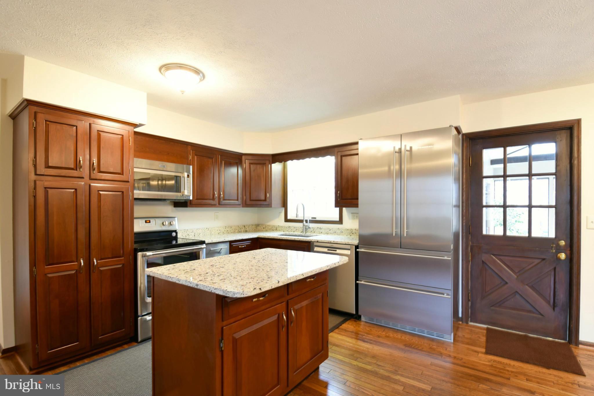 PRESTIGE MANOR - Residential