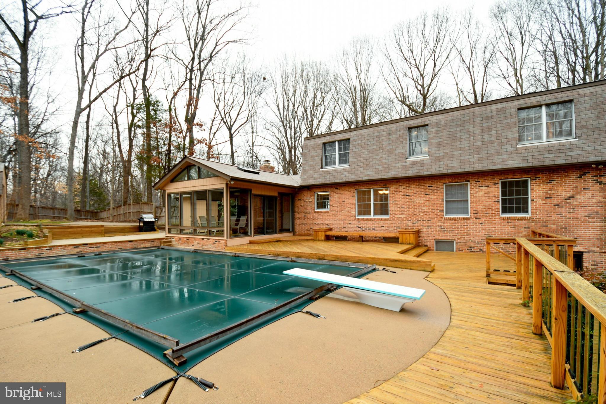 PRESTIGE MANOR - Residential