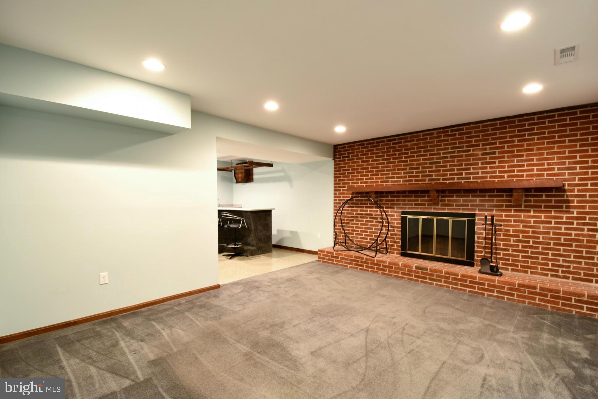 PRESTIGE MANOR - Residential