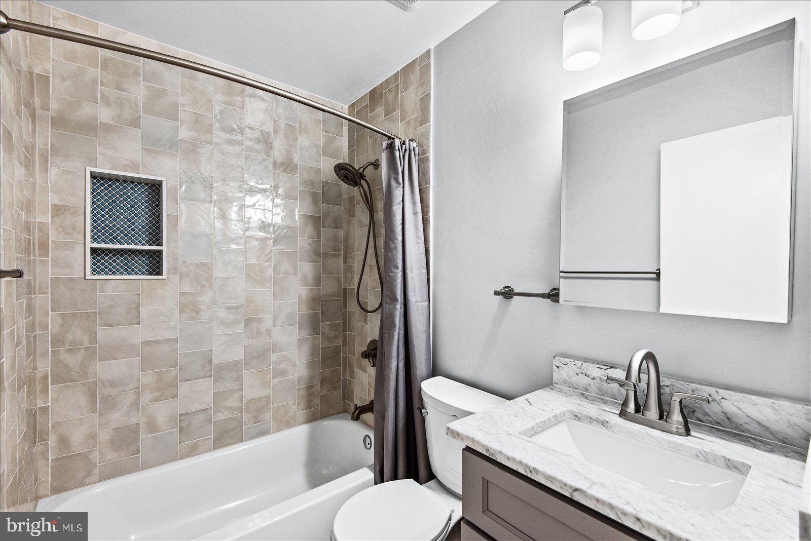 DALE CITY - Residential