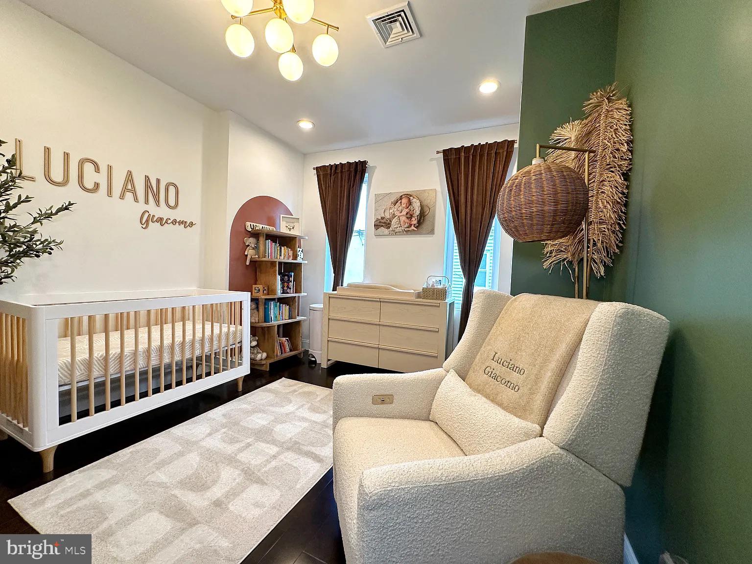 GIRARD ESTATES - Residential