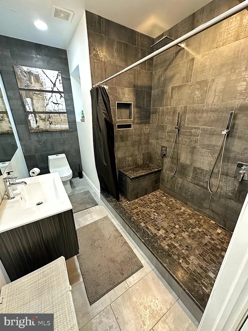 GIRARD ESTATES - Residential