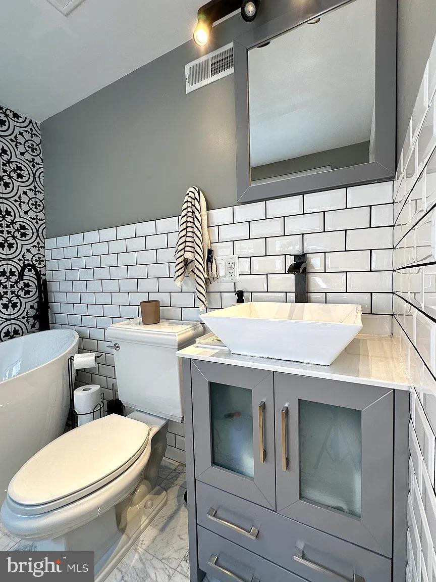 GIRARD ESTATES - Residential