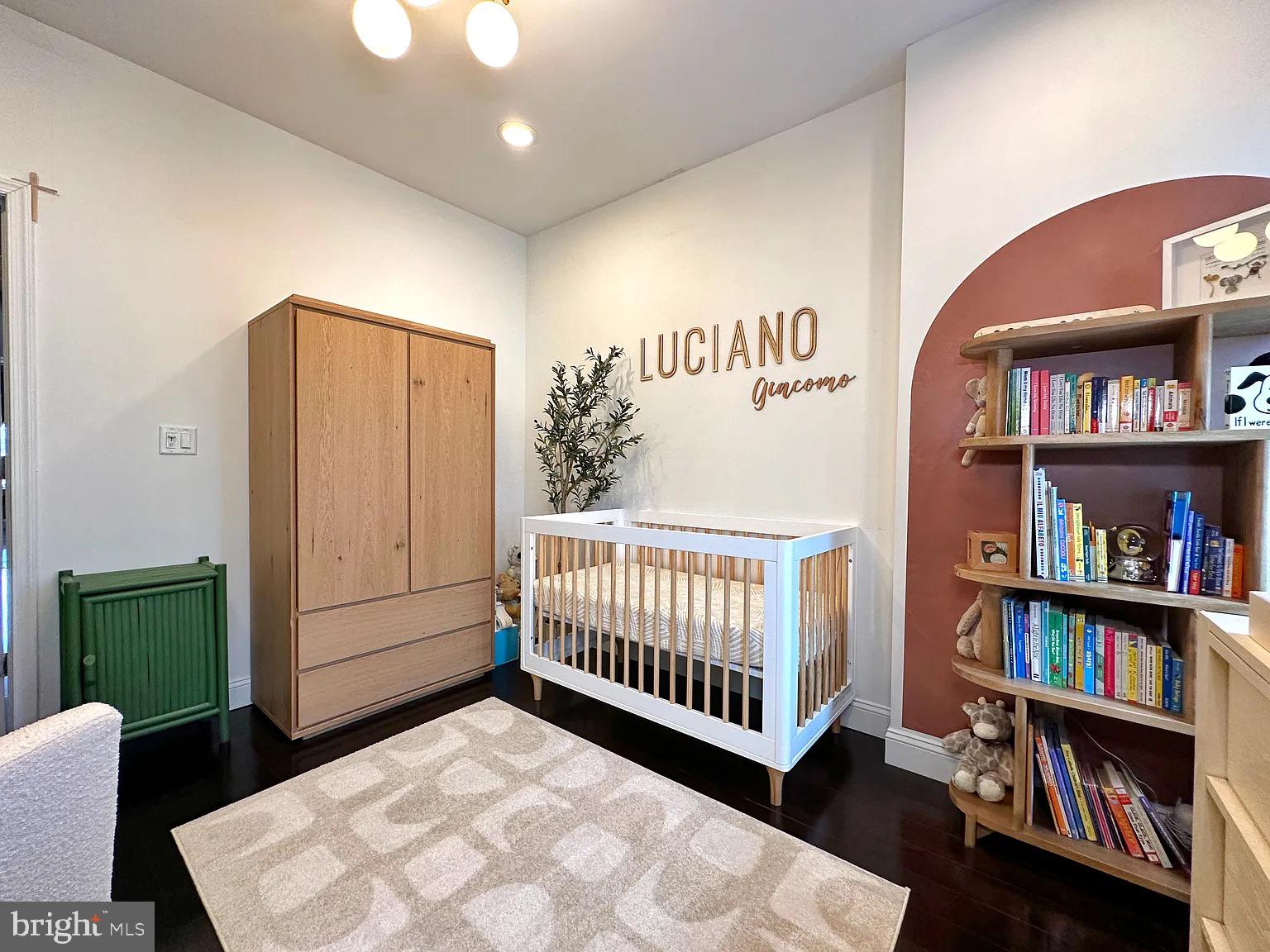 GIRARD ESTATES - Residential