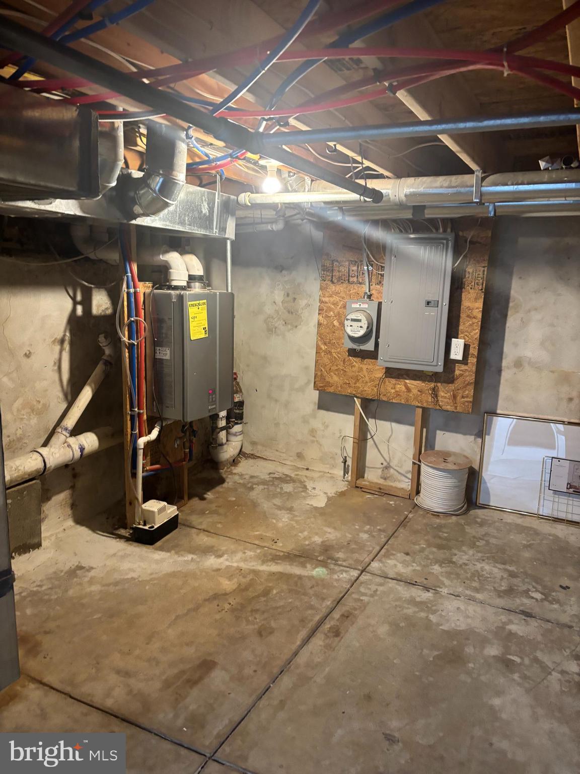 GIRARD ESTATES - Residential