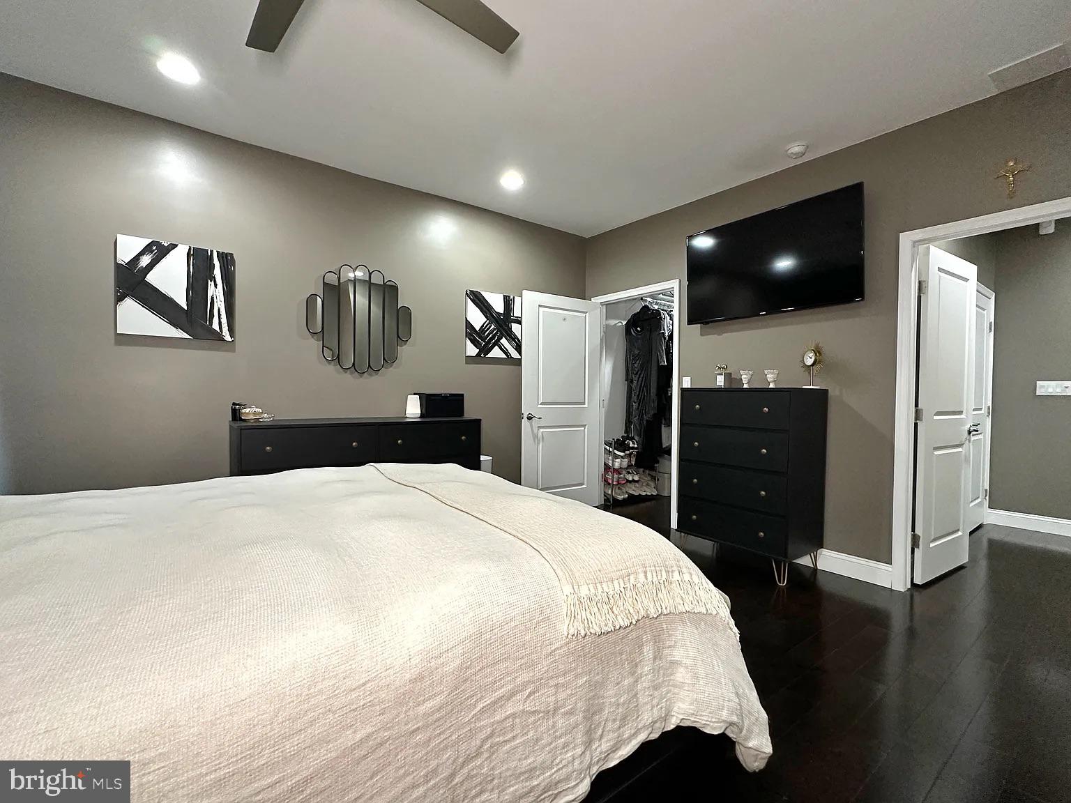 GIRARD ESTATES - Residential