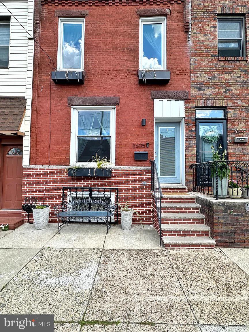 GIRARD ESTATES - Residential