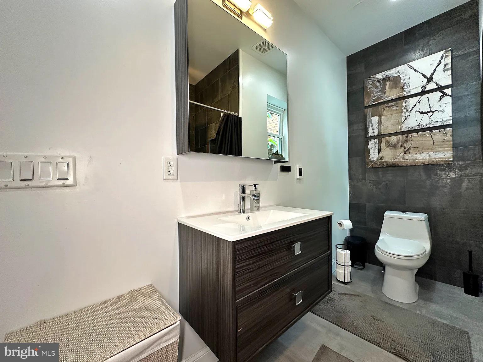 GIRARD ESTATES - Residential