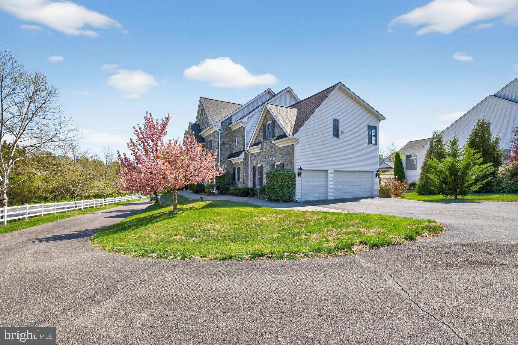 BROWNSTOWN ESTATES - Residential