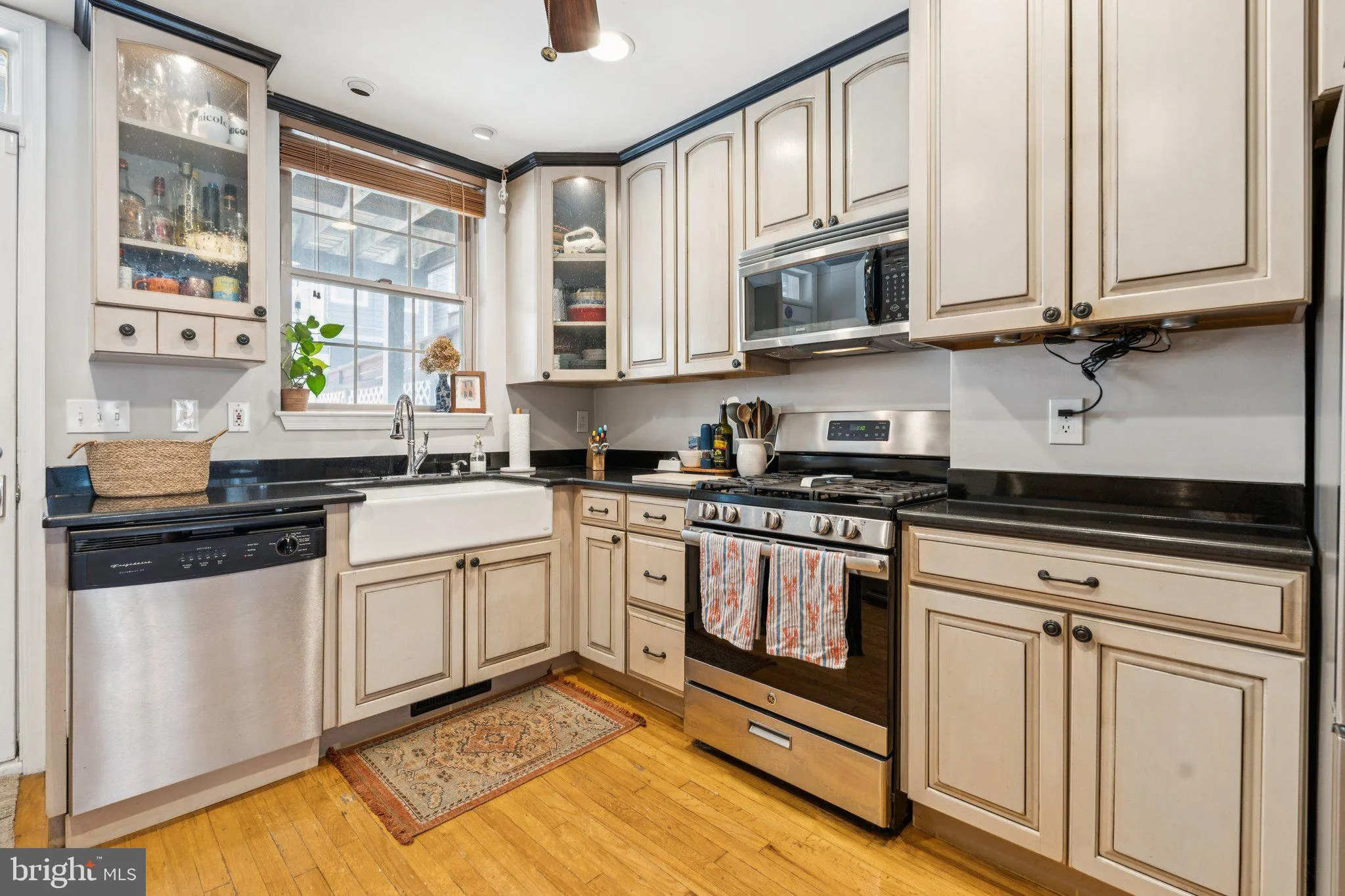 Baltimore, Maryland 21224, United States, 2 Bedrooms Bedrooms, ,1 BathroomBathrooms,Residential,Pending,181310