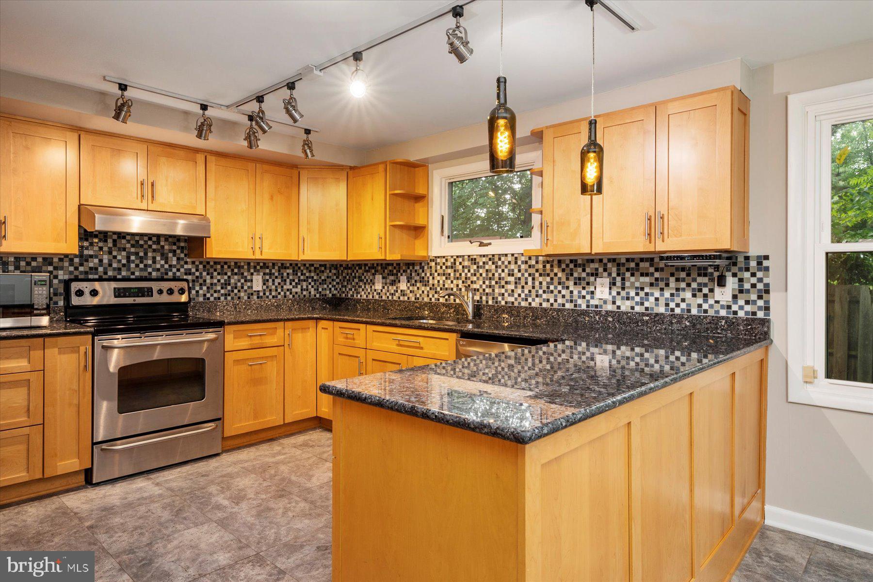 VILLAGE OF OWEN BROWN - Residential