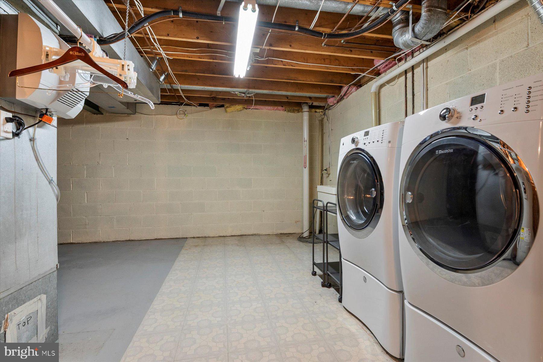 VILLAGE OF OWEN BROWN - Residential