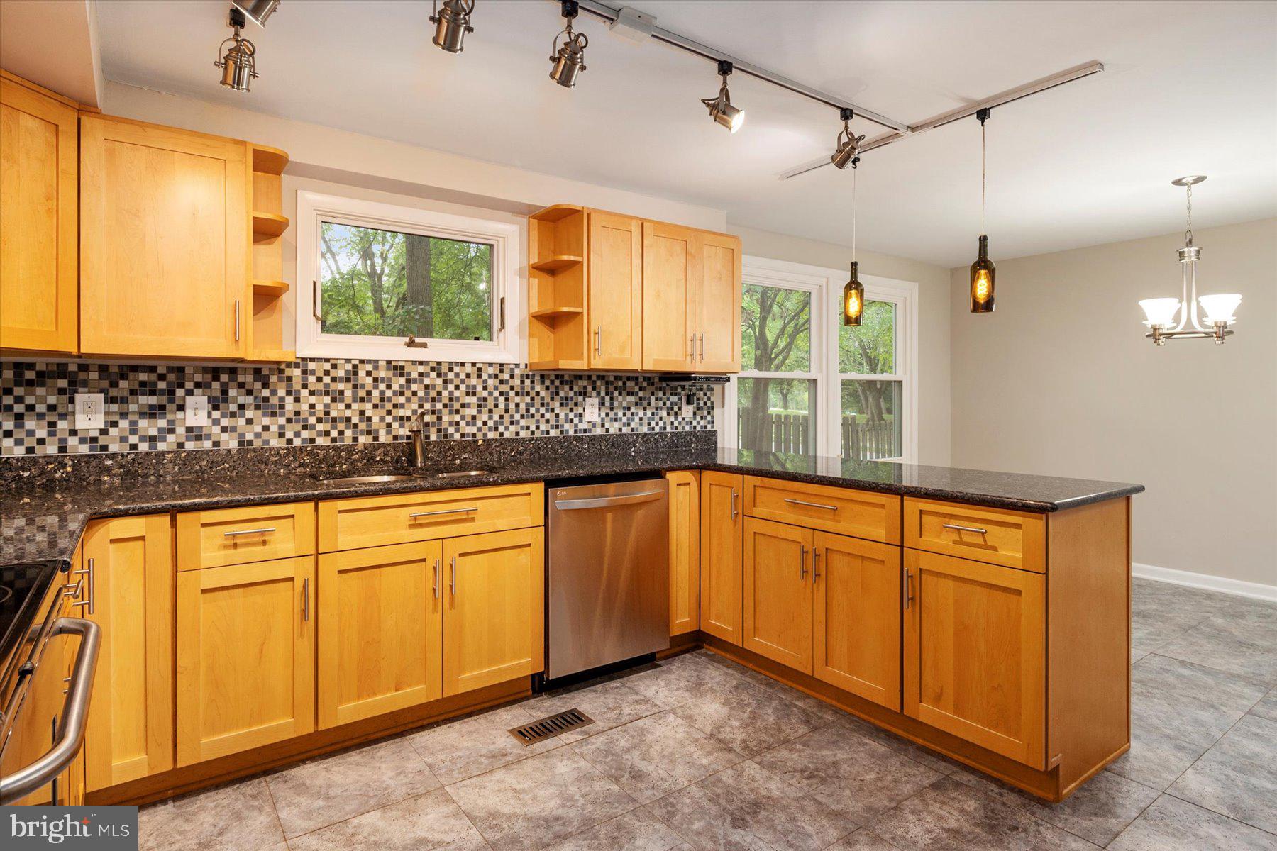 VILLAGE OF OWEN BROWN - Residential