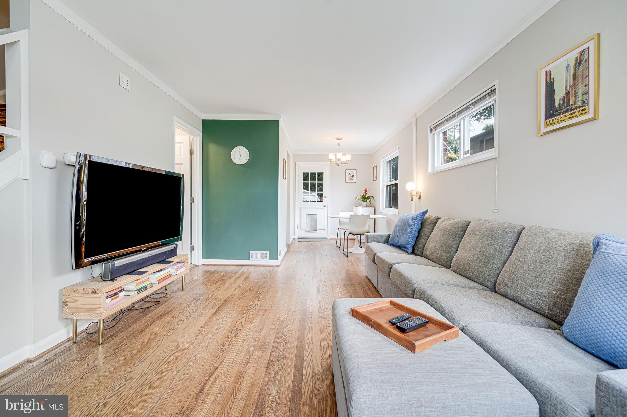 BUCKNELL MANOR - Residential