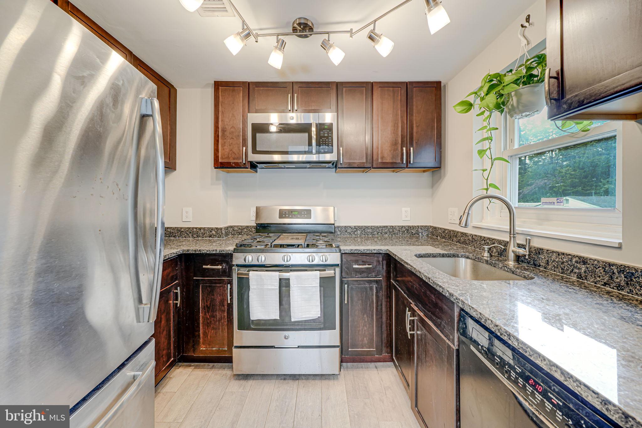 BUCKNELL MANOR - Residential