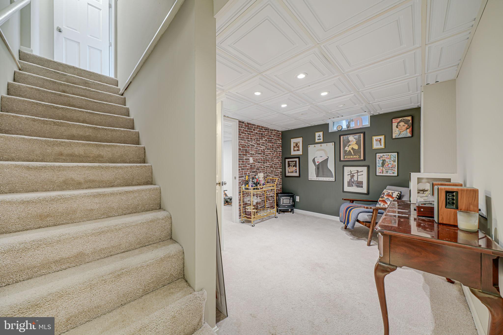 BUCKNELL MANOR - Residential