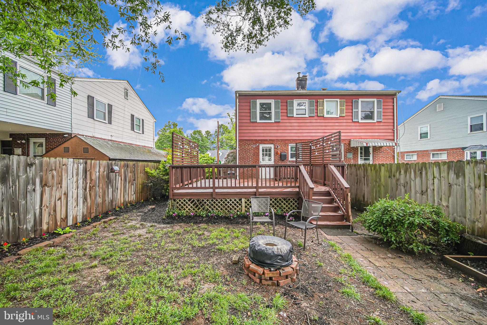 BUCKNELL MANOR - Residential