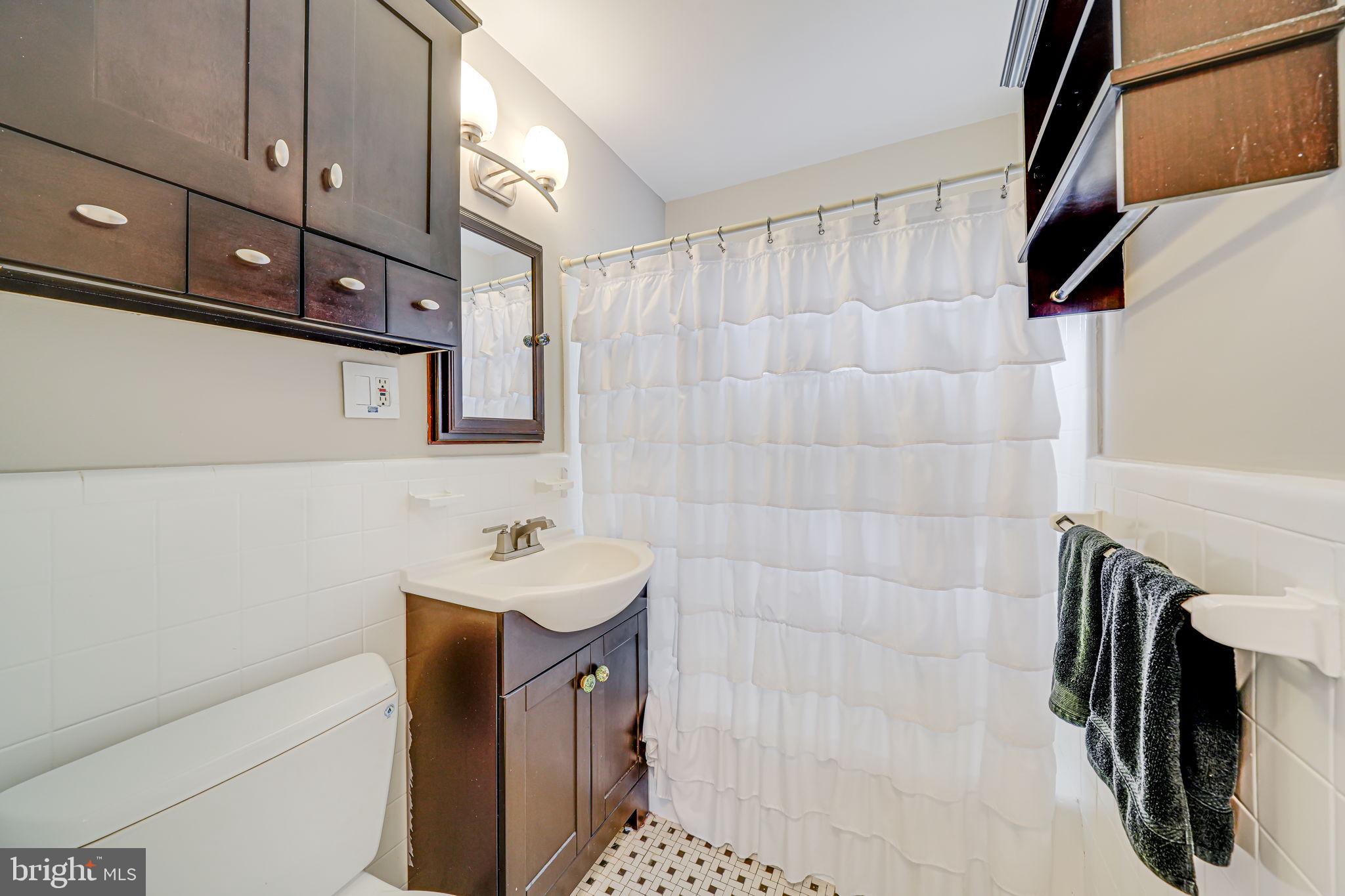 BUCKNELL MANOR - Residential