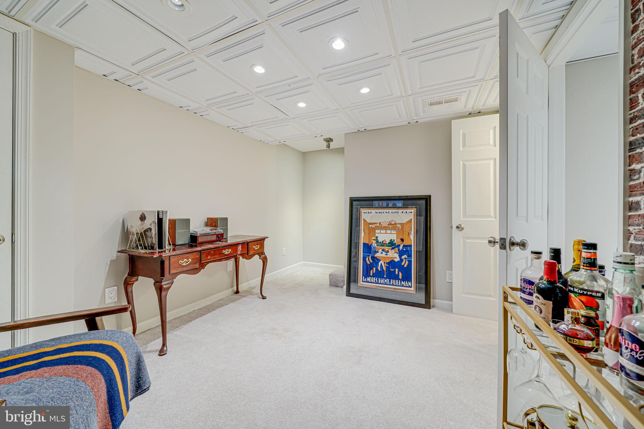 BUCKNELL MANOR - Residential