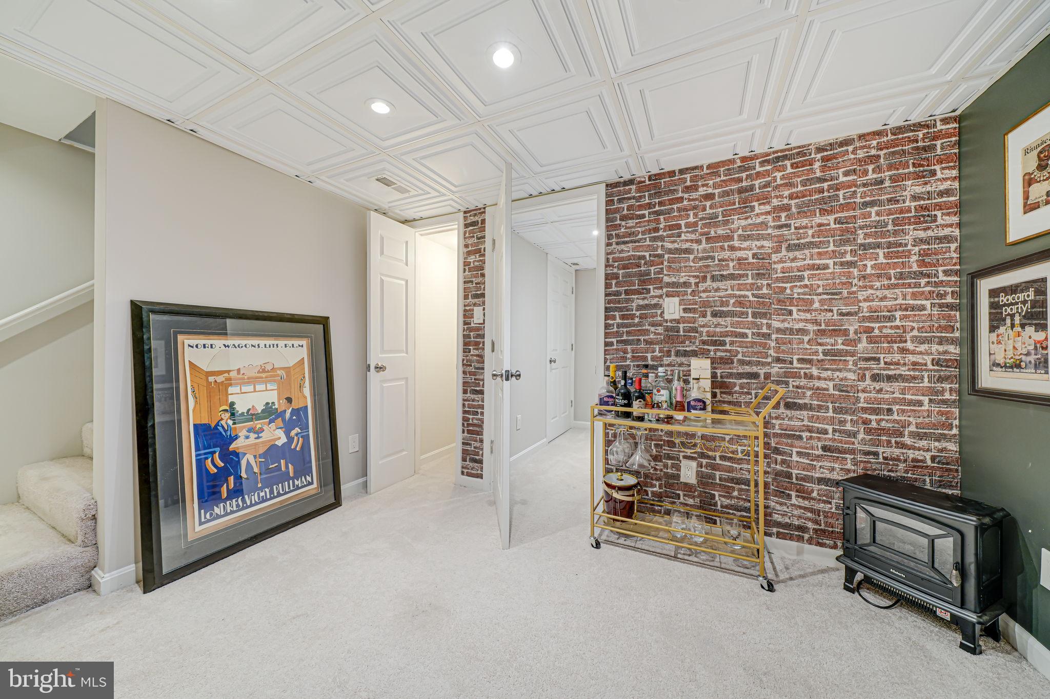 BUCKNELL MANOR - Residential