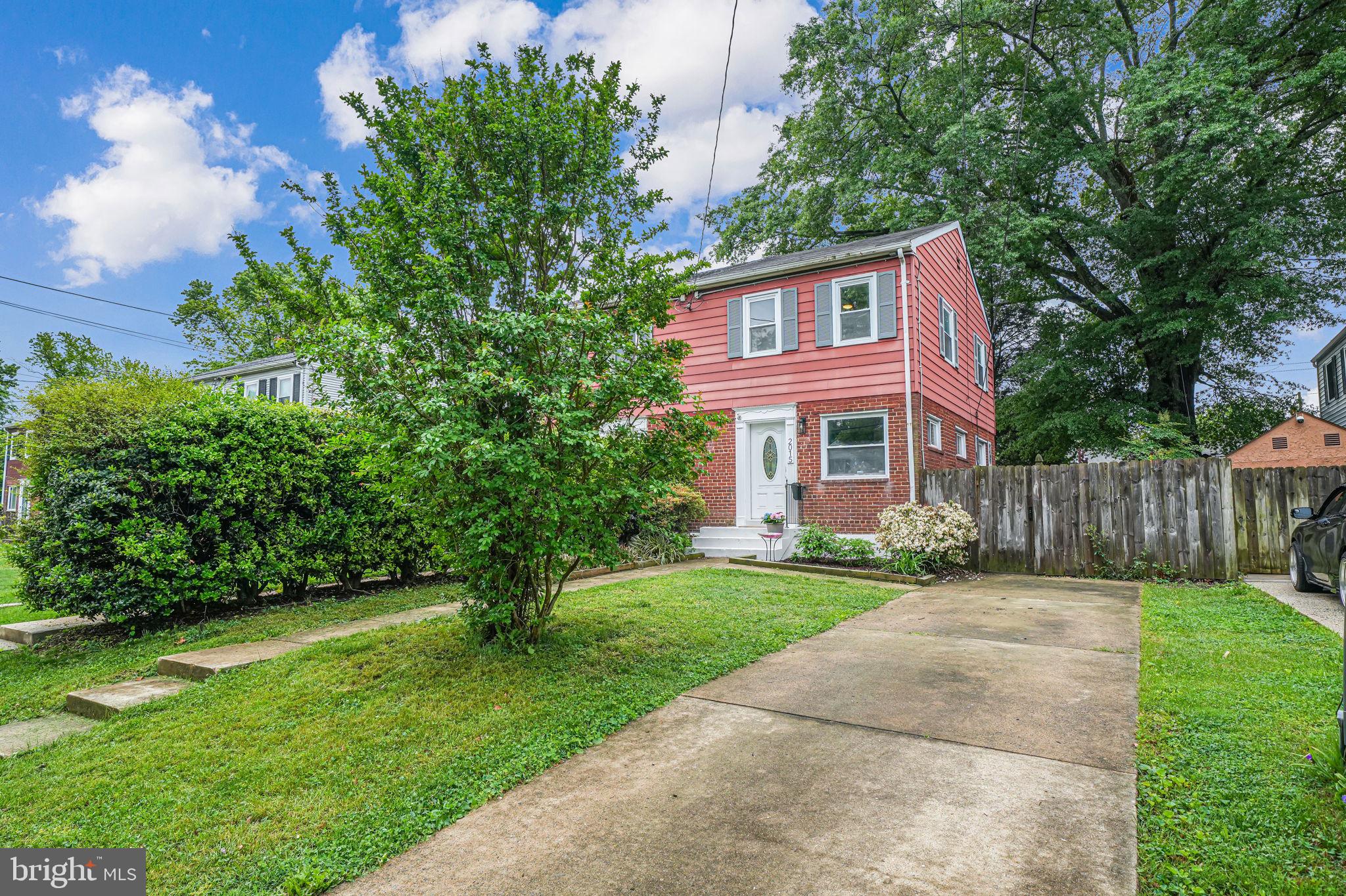 BUCKNELL MANOR - Residential