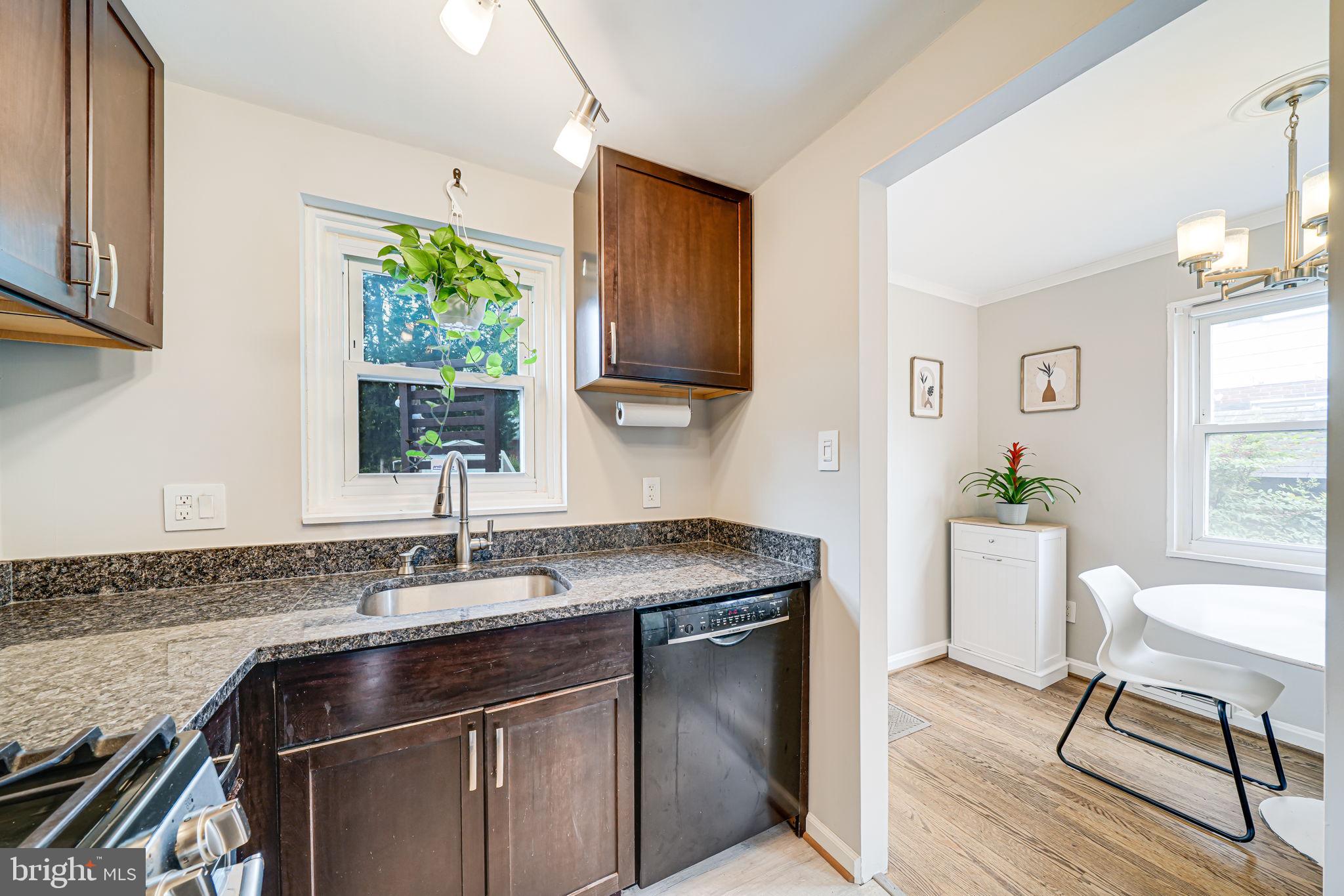 BUCKNELL MANOR - Residential