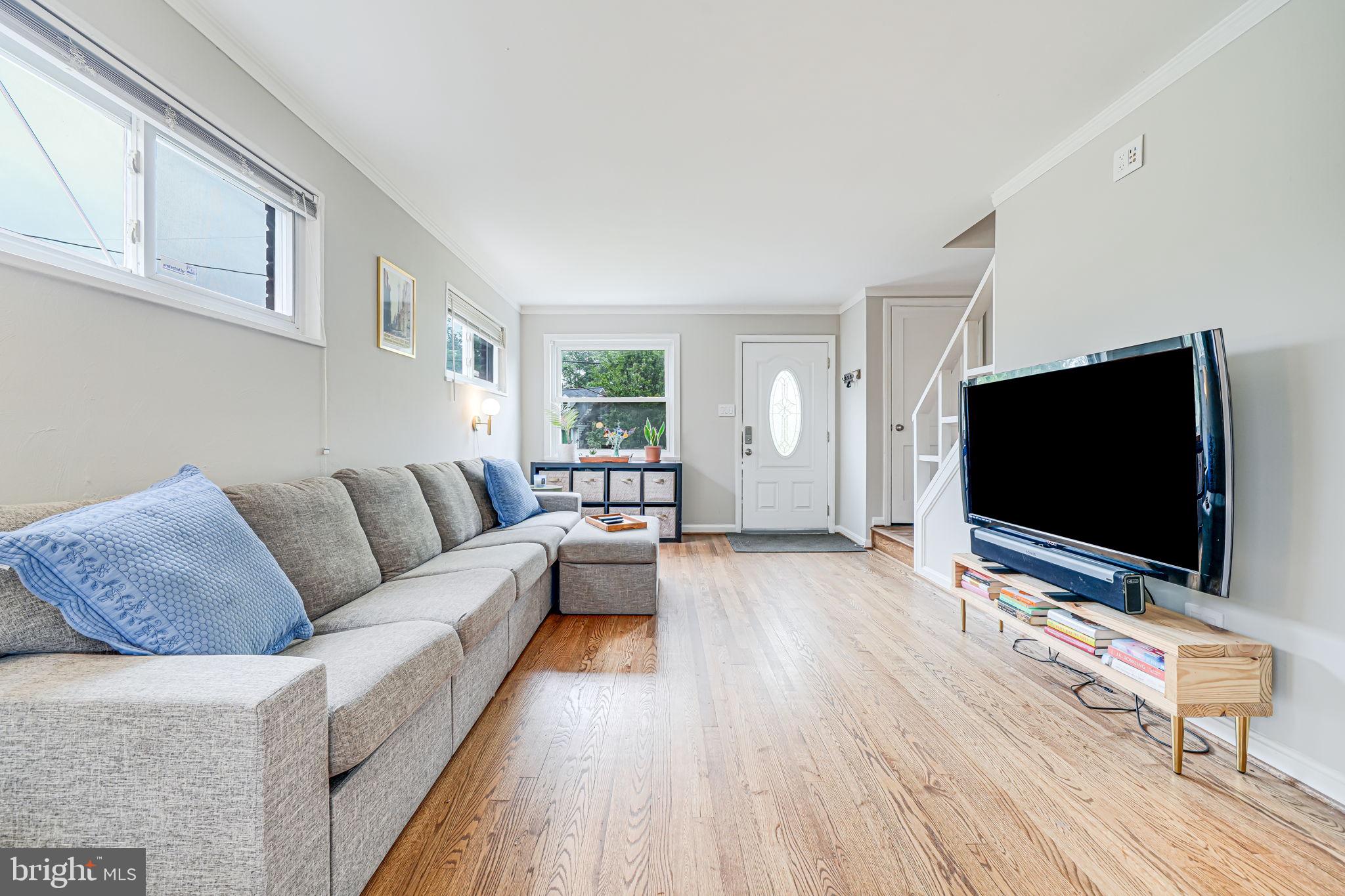 BUCKNELL MANOR - Residential