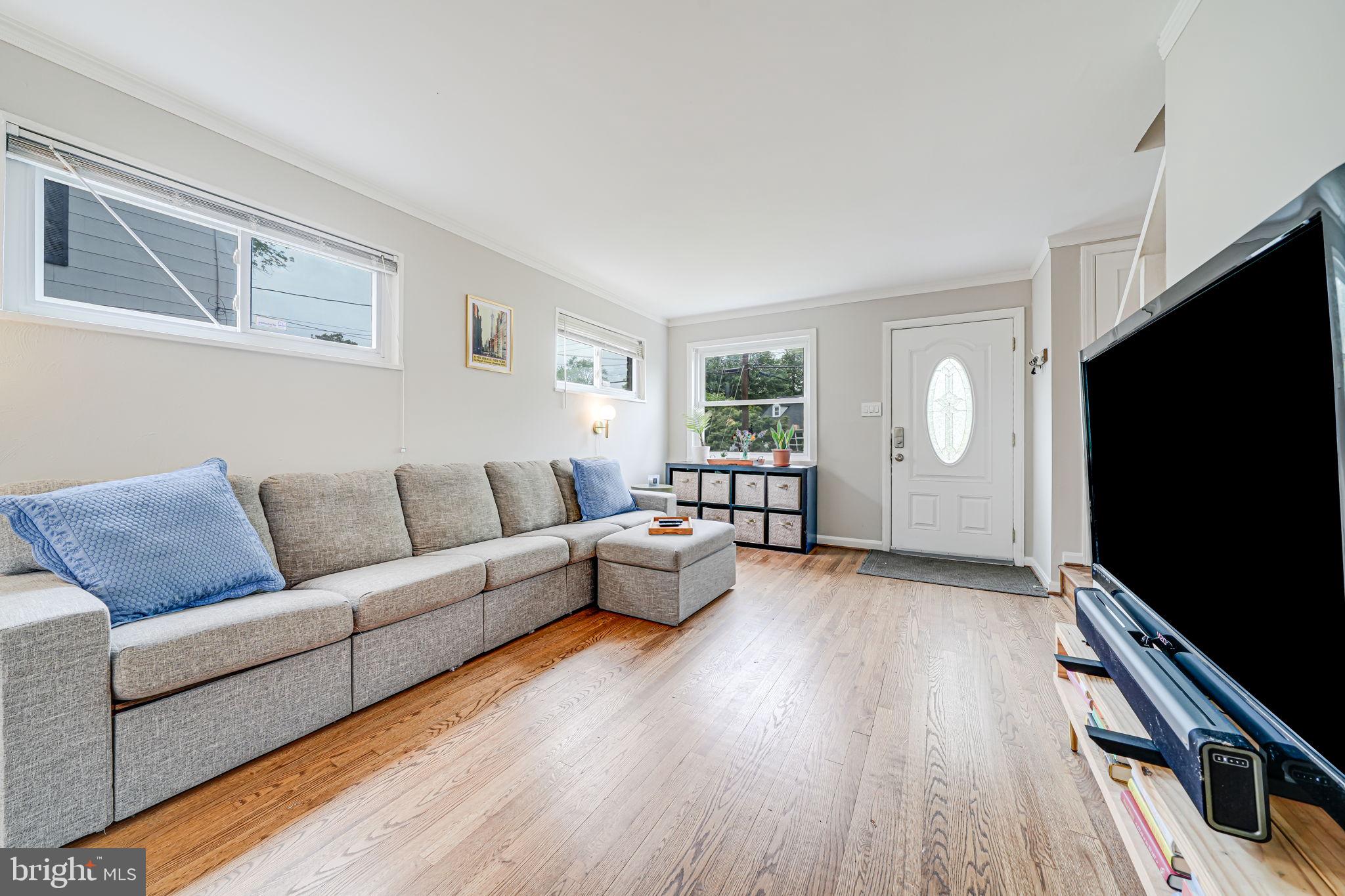 BUCKNELL MANOR - Residential