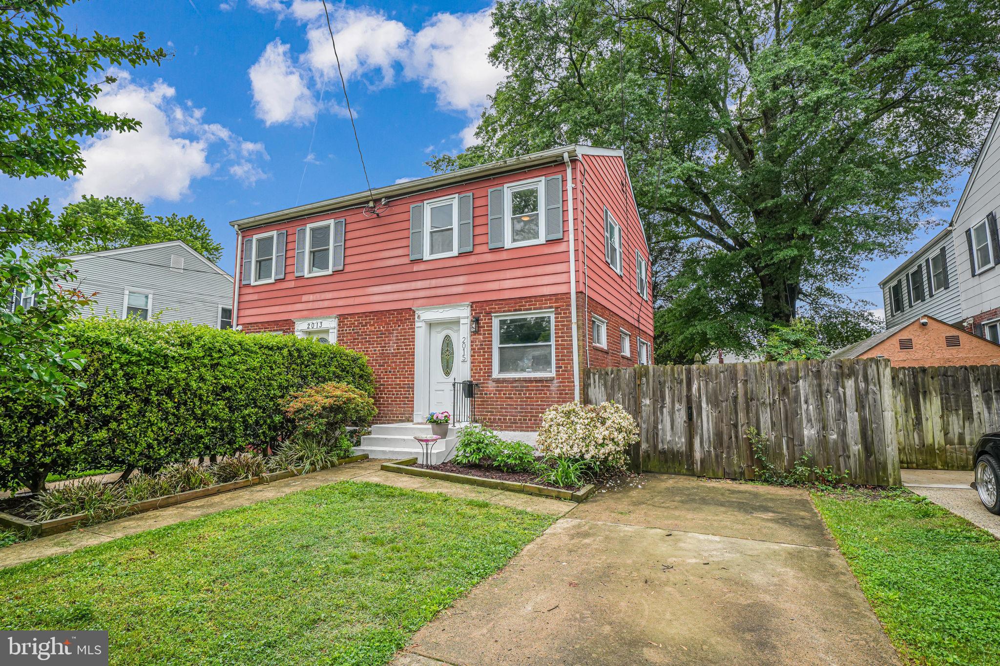 BUCKNELL MANOR - Residential