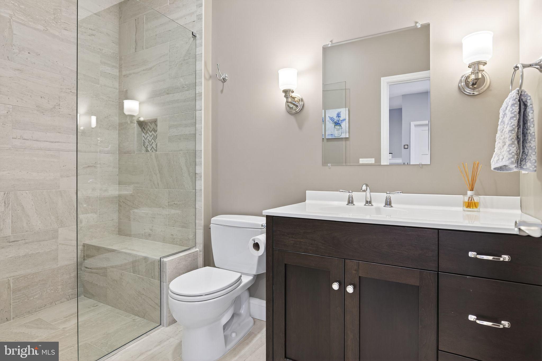 SCHOOL LANE HILLS - Residential