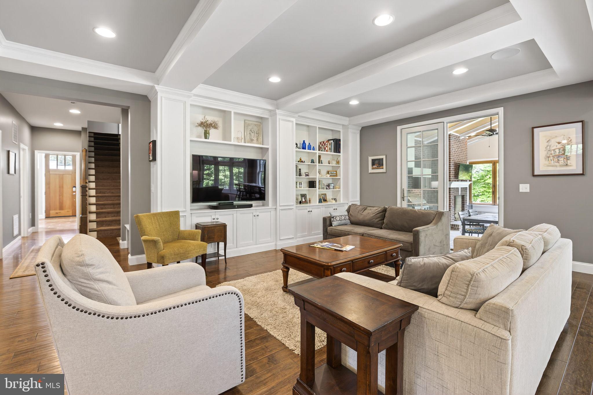 SCHOOL LANE HILLS - Residential