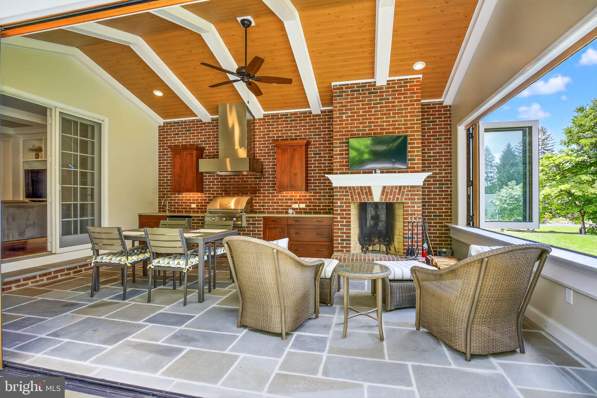 SCHOOL LANE HILLS - Residential