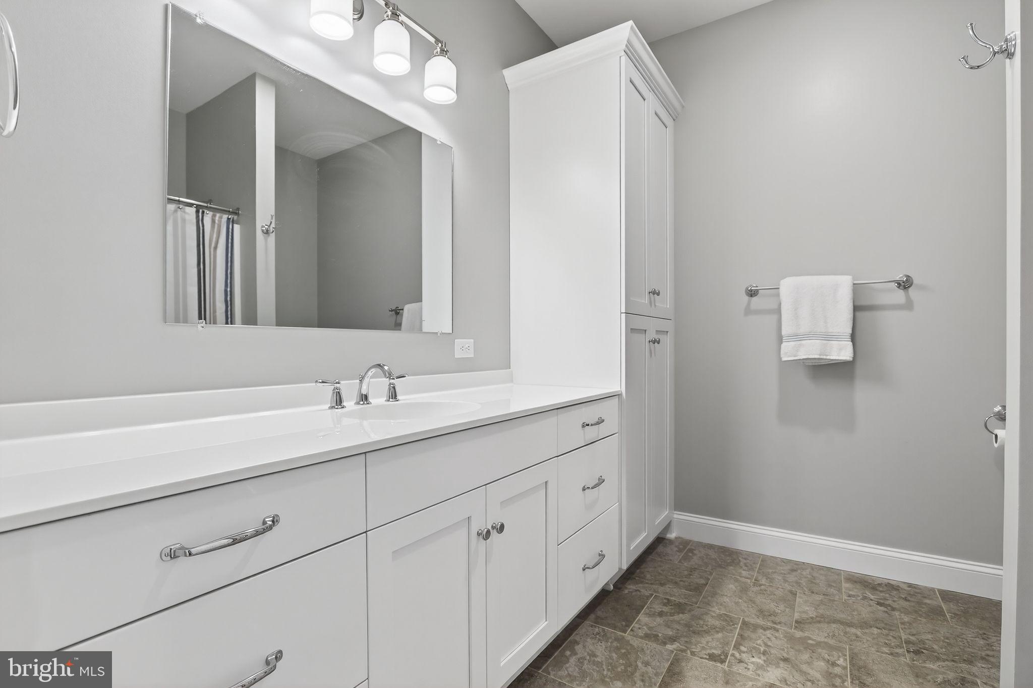 SCHOOL LANE HILLS - Residential